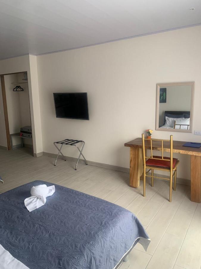 LOP Inn Ciudad Cariari Bagian luar foto
