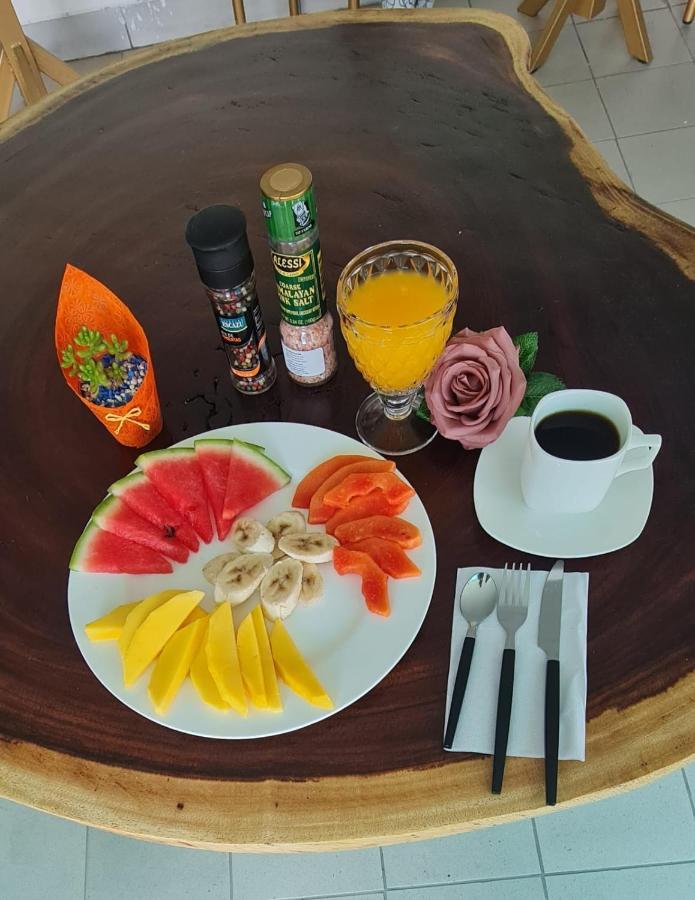 LOP Inn Ciudad Cariari Bagian luar foto